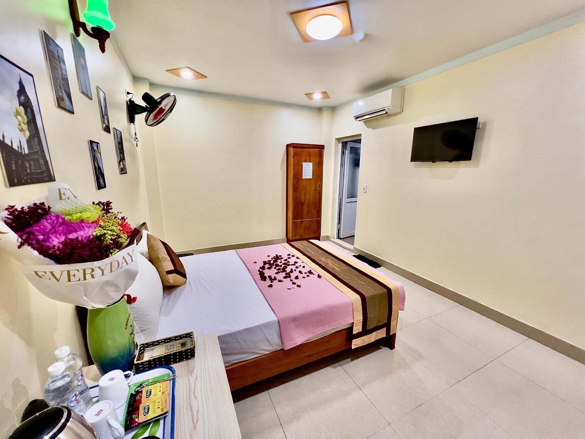Manh Vuong Hotel Catba Dong Khe Sau Exterior photo