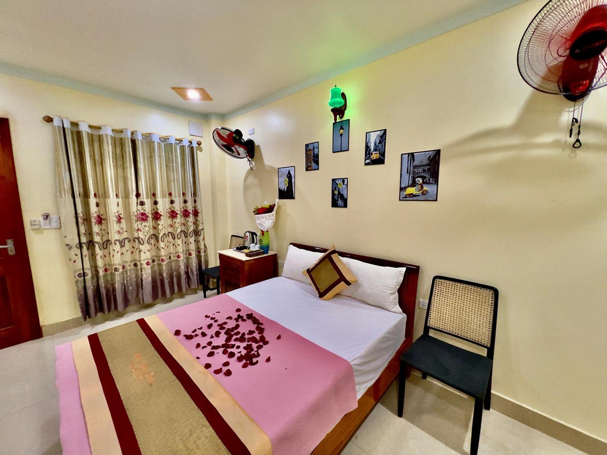 Manh Vuong Hotel Catba Dong Khe Sau Exterior photo