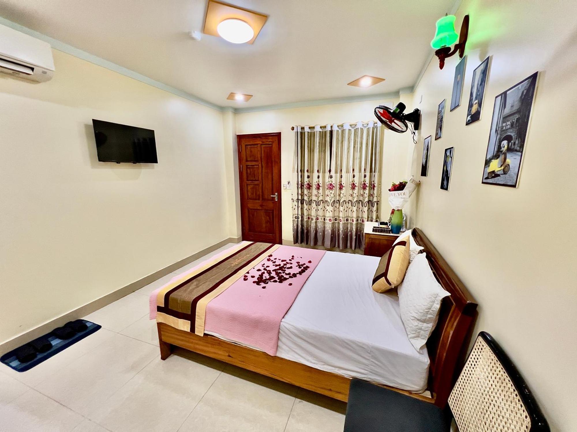 Manh Vuong Hotel Catba Dong Khe Sau Exterior photo