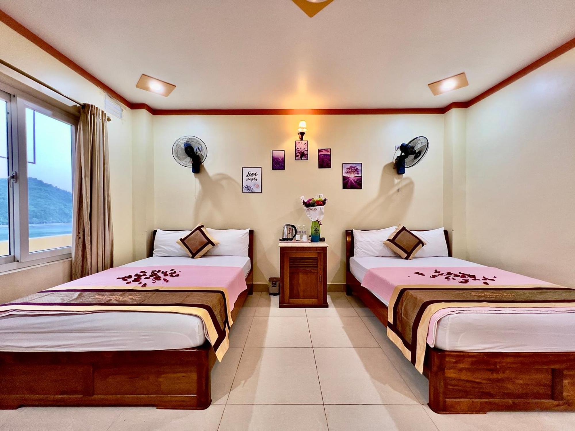 Manh Vuong Hotel Catba Dong Khe Sau Exterior photo