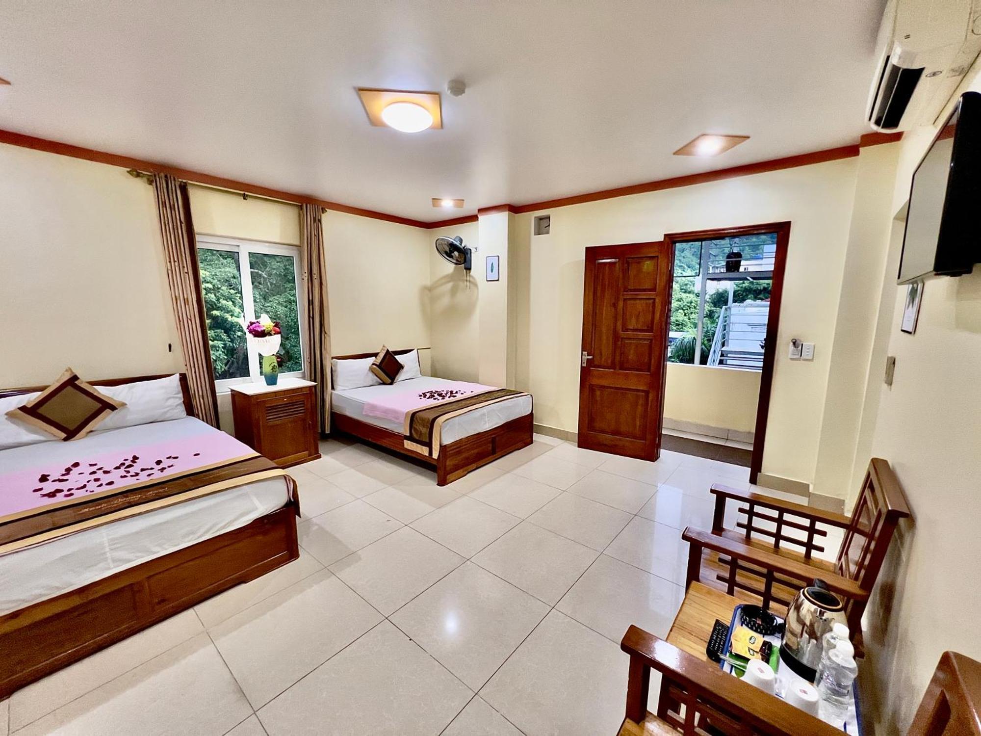 Manh Vuong Hotel Catba Dong Khe Sau Exterior photo