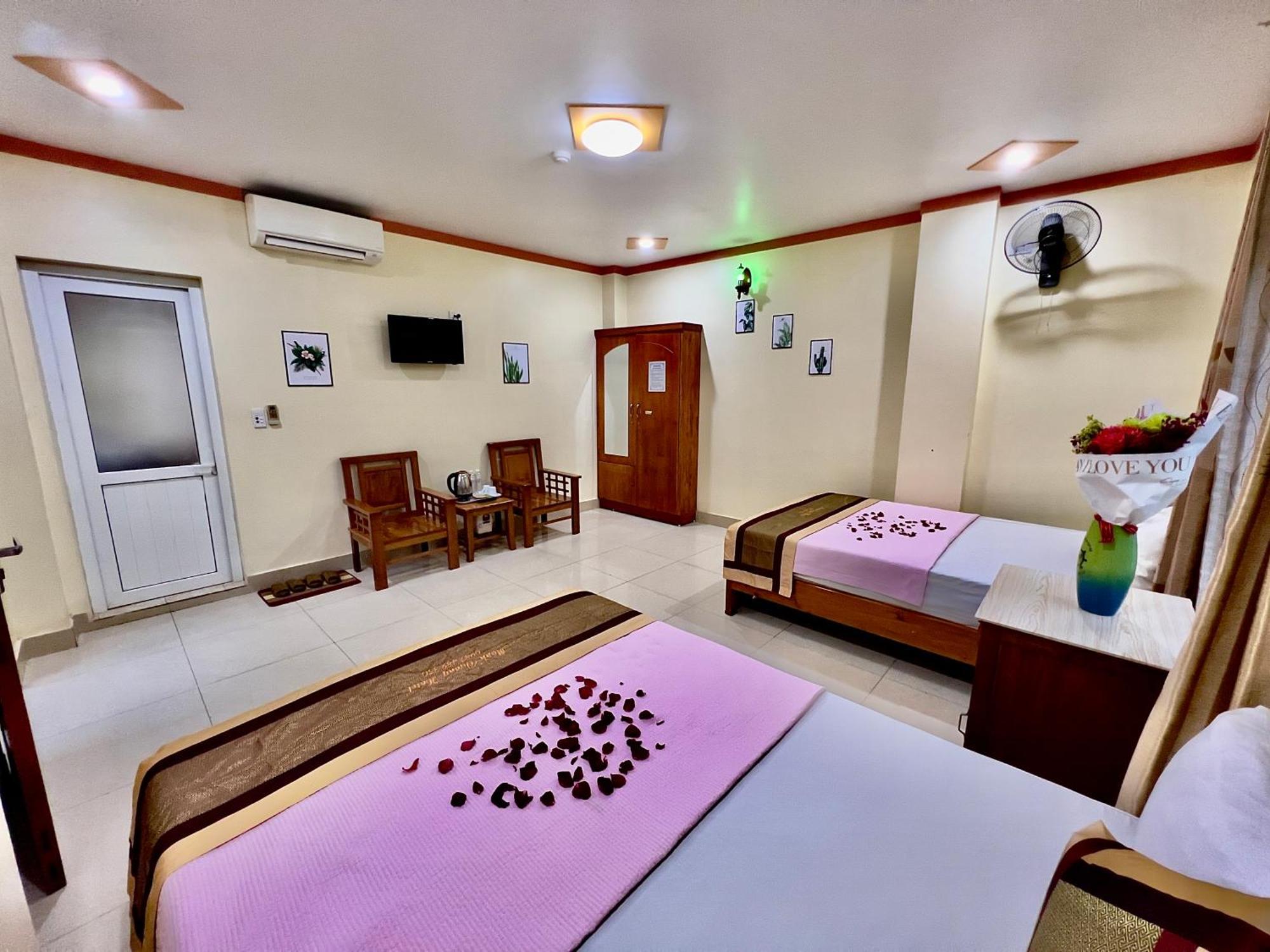Manh Vuong Hotel Catba Dong Khe Sau Exterior photo