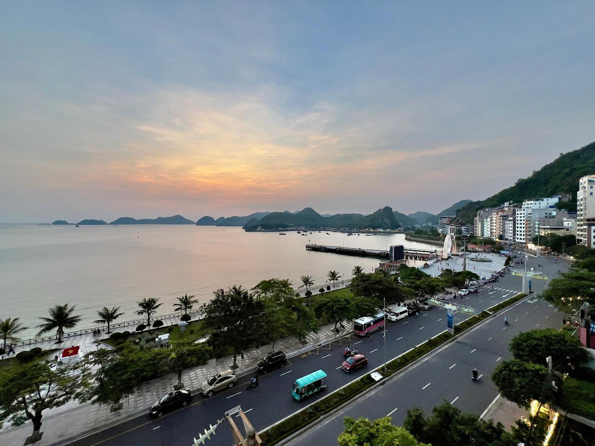 Manh Vuong Hotel Catba Dong Khe Sau Exterior photo