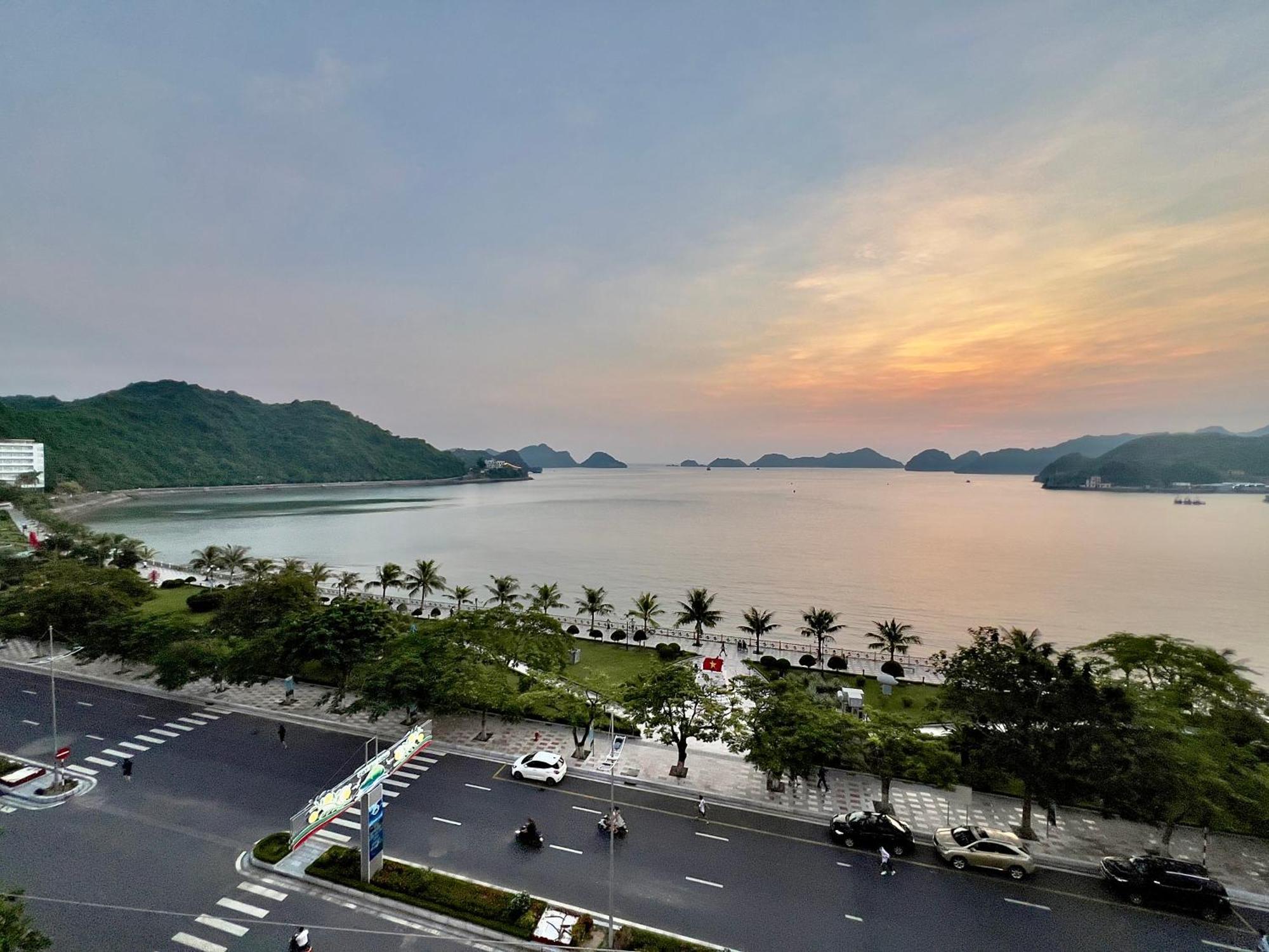 Manh Vuong Hotel Catba Dong Khe Sau Exterior photo