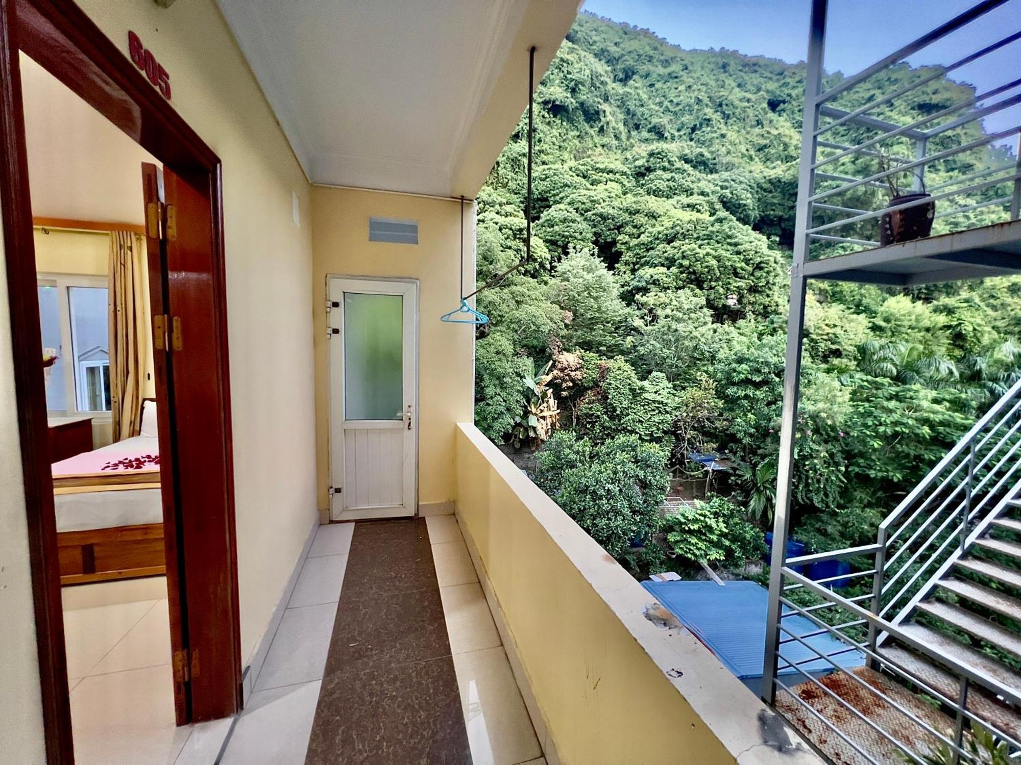 Manh Vuong Hotel Catba Dong Khe Sau Exterior photo