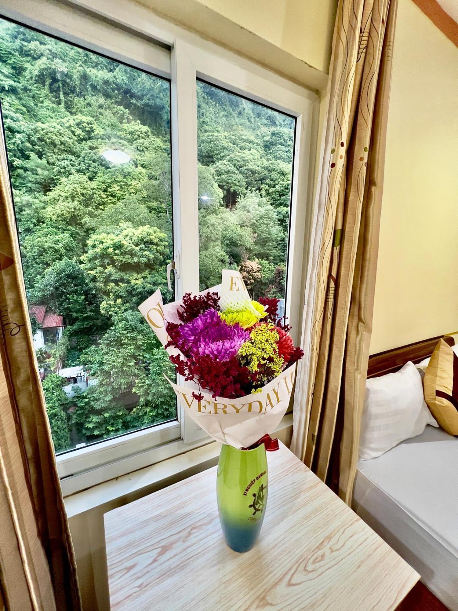 Manh Vuong Hotel Catba Dong Khe Sau Exterior photo